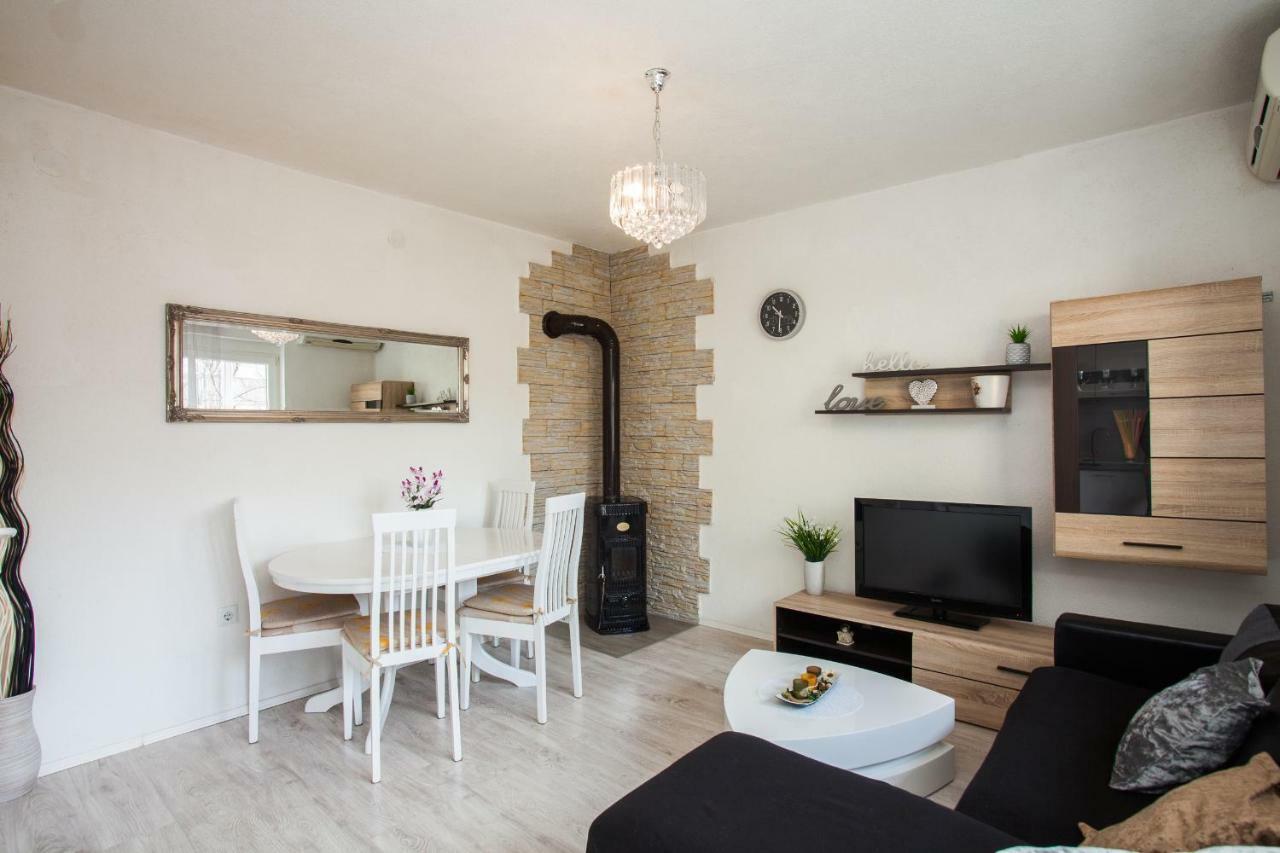 Royal View Apartment *